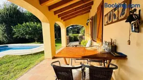 Apartment with private pool and garden - Image 4