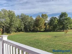 Luxury 4BR Home With Mountain Views - Image 2