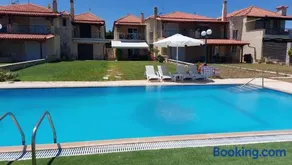 Blue Pastel-cliffside villa, shared pool, wild sandy beach nearby - Image 2