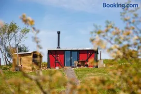 Under the Oak Glamping - Image 3