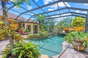 Tranquility - 4000 Sq ft of Luxury - Private Pool/Spa, Walk Everywhere, Pet Friendly - Image 2