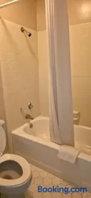 Budget Inn - Image 5