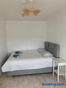 Niine Apartment - Image 4