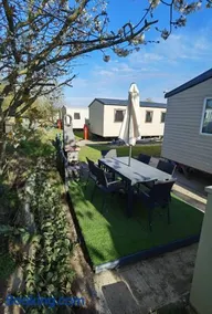 3 bedroom caravan with hot tub Tattershall lakes - Image 5