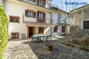 Charming Alpine Retreat in Sant'Omobono Terme - Image 3