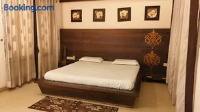 Luxuries Villa along with lake view & indoor pool - Image 4
