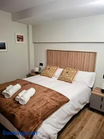 Apartamentos Casa Domec - Image 2