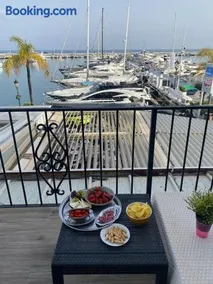 Sea front apartment in Puerto Banús - Image 2