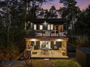 Luxury Lakefront with Sauna & EV - Image 3