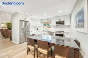 Remodeled House Near Disneyland - Image 4