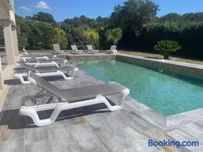Villa 300m2 piscine chauffée et jacuzzi-spa de nage - Image 4