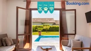 Villa Helena, Venetien, Exklusive Villa auf Privatinsel Albarella, 4 Bedrooms 8 Personen, 300 m Strand - Image 1