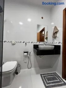 Casa para Famílias, Grupos e Empresas, Até 9 Hóspedes Próxima à Rodovia Dutra - Image 5