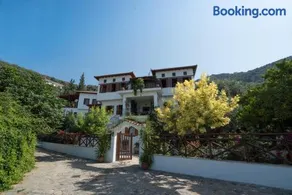 Traditional Mansion Kliaris - Image 2