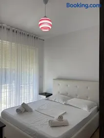 Deni Lalzi Bay Rooms - Image 2