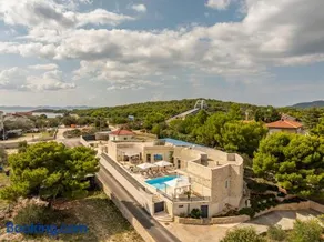 Familienfreundliche Villa mit Terrasse, Grill und privatem Pool | Haustiere sind willkommen - Image 5