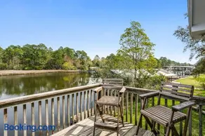 Lone Palm on the Bayou - Image 4