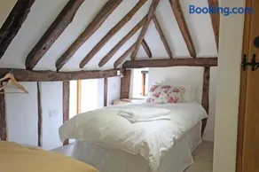 Luxury barn conversion in the Kentish countryside - Image 3