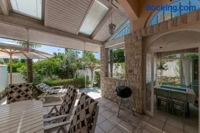 Holiday Home Cosy Summer - Image 1
