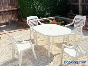 Luton Lodge - Newly Refurbished, Ideal for Short Stay , 5 mints To Luton Airport , Train Station, Town Centre , Free off street Parking - Image 5