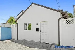 New Modern Cozy Guest House, Parking, Pet Friendly in Mar Vista! - Image 2