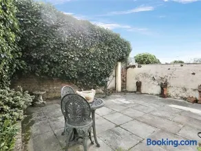 Home Near Beach - Image 4