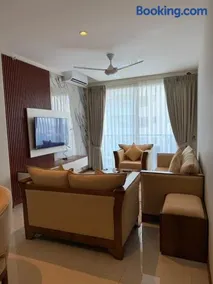 Marina Luxe Appartment - Image 3