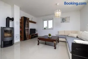 Three-Bedroom Holiday Home Vida with Private Pool - Image 3
