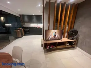 Skyhouse - Image 2