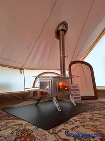 Tente glamping "Explorateurs" à la Ferme de la Chevêche - Image 4