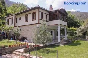 Doctors' House Mikros Prinos - Image 1