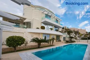 Luxurious Family friendly Villa Anavyssos - Image 1
