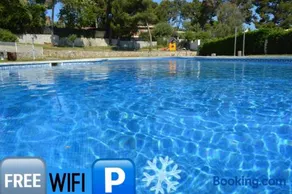 Pool, Beach, Golf & Hard Rock in Salou - Image 1