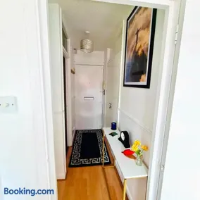 Elisha's City Apartment - Image 3