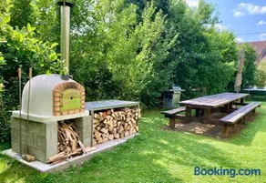 Spacious apartment in old farm close to Lac de Vouglans - Image 2