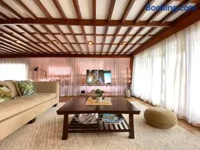 The Oak & Anchor - Hong Kong Houseboat - Image 3