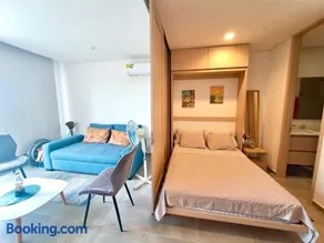 SALGUERO Suite 10 - Image 2