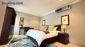 St Peter's Boutique Guesthouse - Image 2