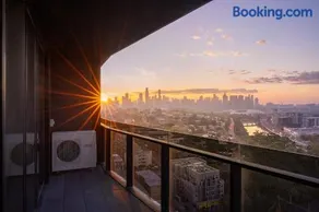 Panoramic City View Stunning 3BR Pool & Gym & Parking - Image 3