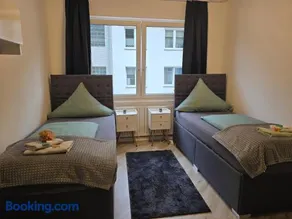Apartment in Krefeld City with Balcony - Image 2