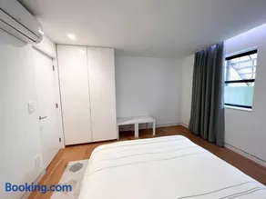 Cozy and Modern Stay in Brooklyn - C - Image 5