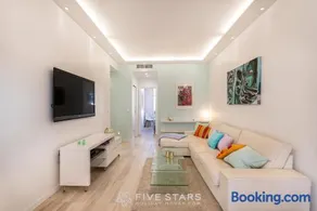 Suite Versailles Five Stars Holiday House - Image 5