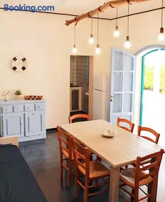 Charming house with garden in Monopoli with direct access to the beach - Image 2