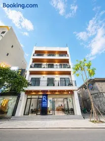 KHÁCH SẠN R Hotel - Image 1