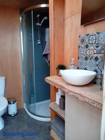 Sunny Mount Glamping Pod - Image 2