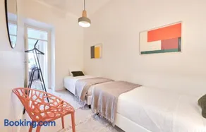Charming 3BR APT w/ patio, by TimeCooler - Image 5