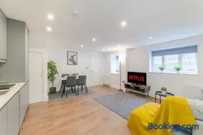 The Perfect Stay London, Home with 2 Bedrooms 1 Bath - Battersea, Vauxhall and Nine Elms - Image 5