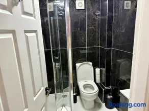 Seaview Flat Cobh - Image 5