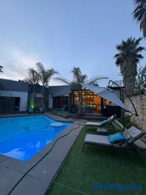 Zee Lifestyle Guesthouse - Image 2