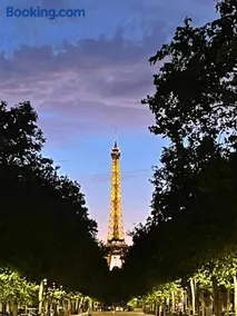 Cosy Little place near Eiffel Tower - Image 1